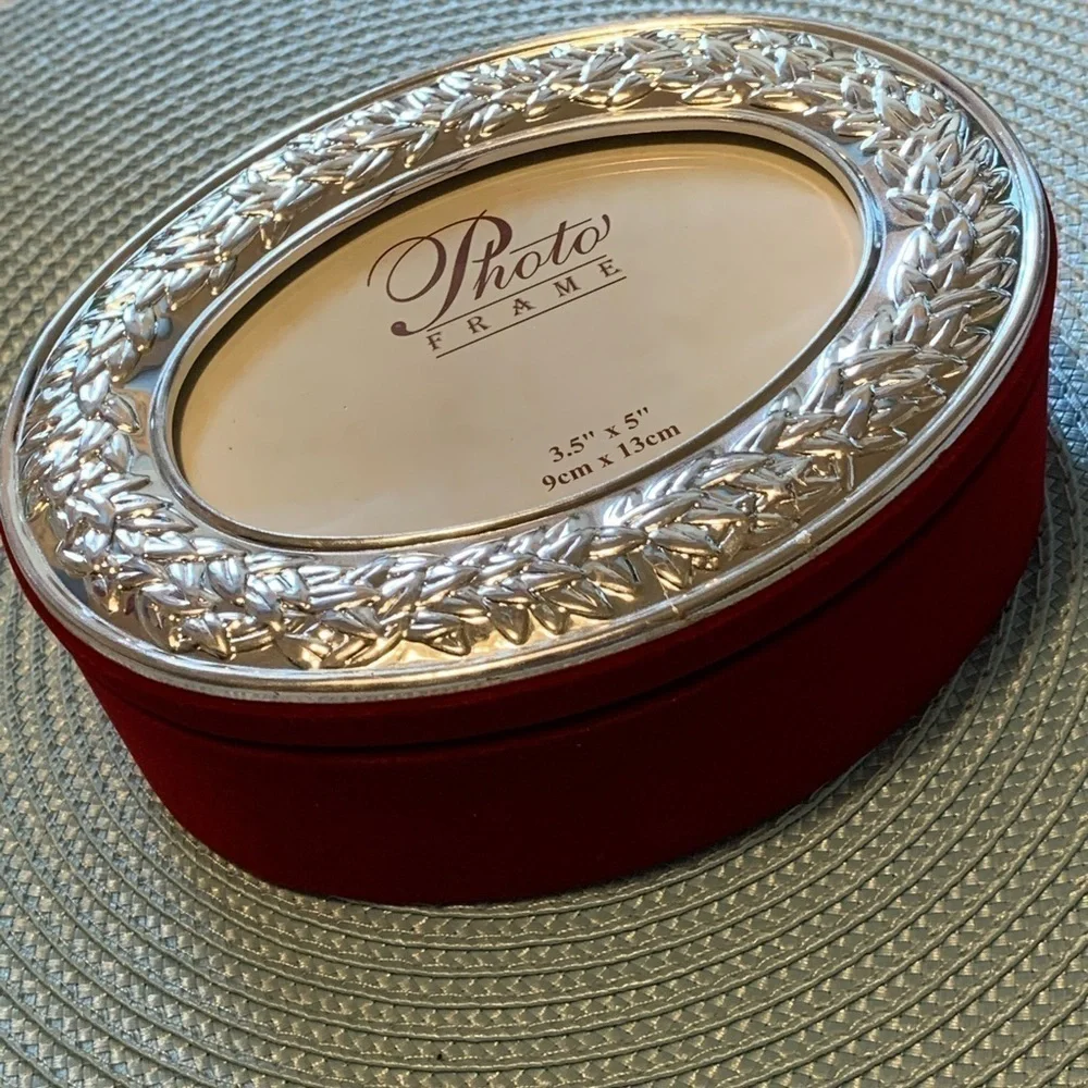Red velvet jewelry trinket box silver oval picture frame with mirror gift